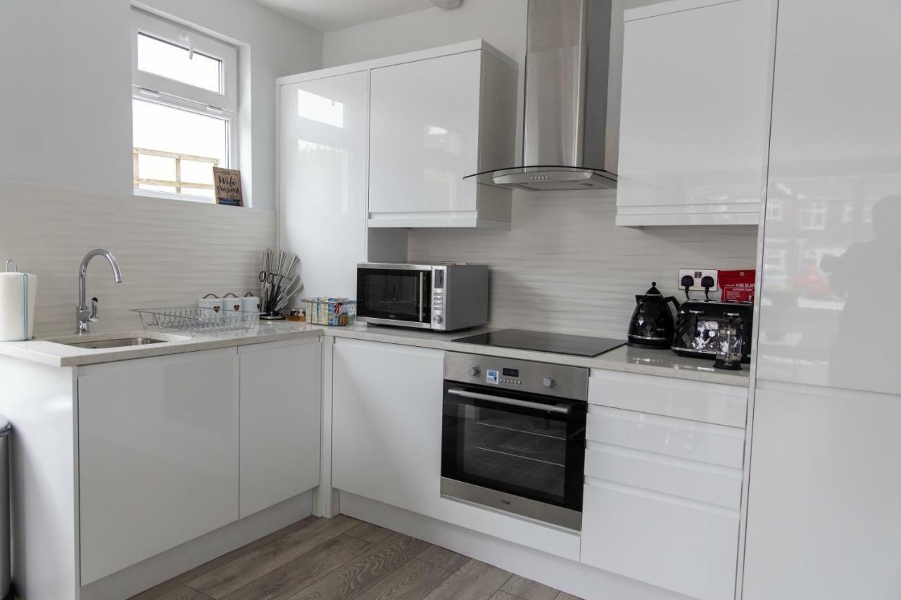 London Northwick Park Serviced Apartments By Riis Property Harrow Exteriör bild