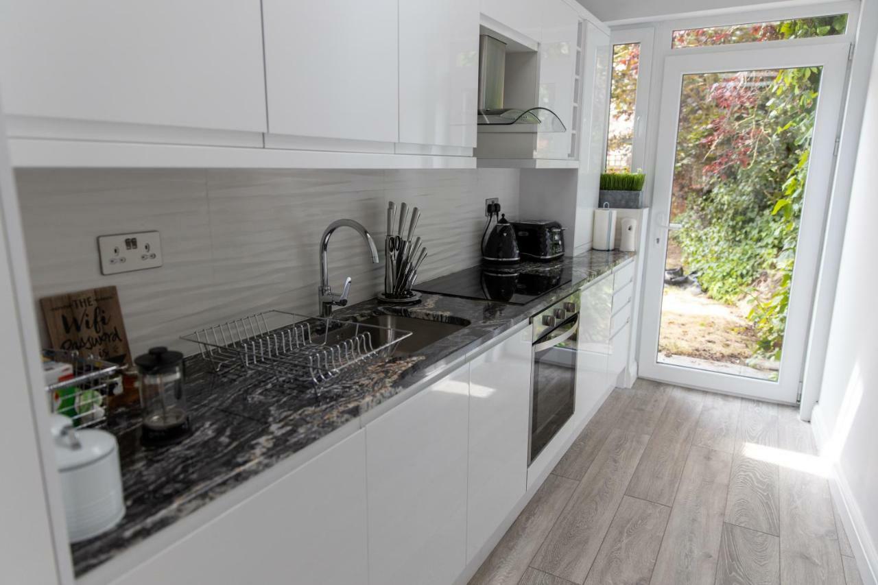 London Northwick Park Serviced Apartments By Riis Property Harrow Exteriör bild