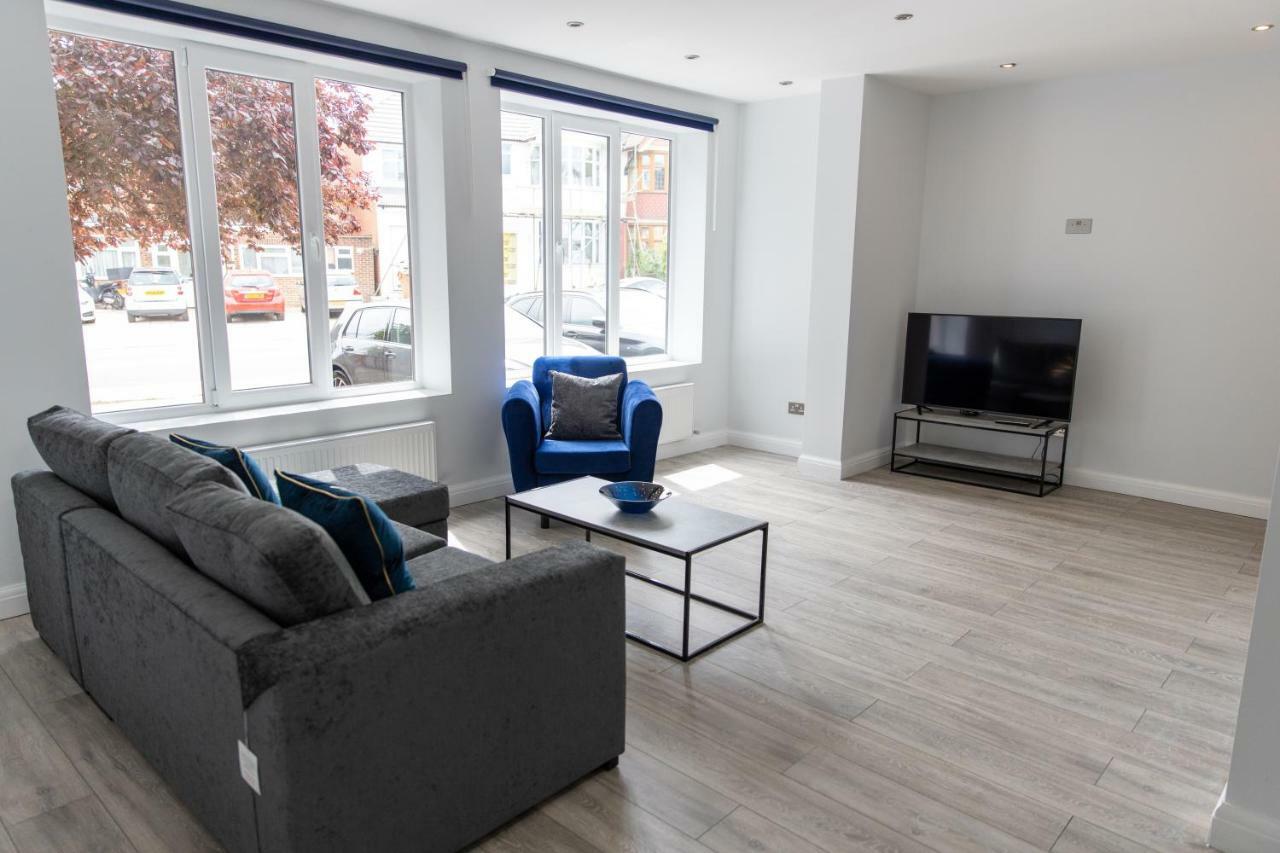 London Northwick Park Serviced Apartments By Riis Property Harrow Exteriör bild